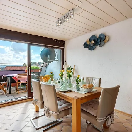 Grosszuegige Maisonettewohnung דירה סינדלפינגן