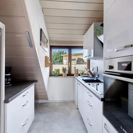 Grosszuegige Maisonettewohnung דירה *